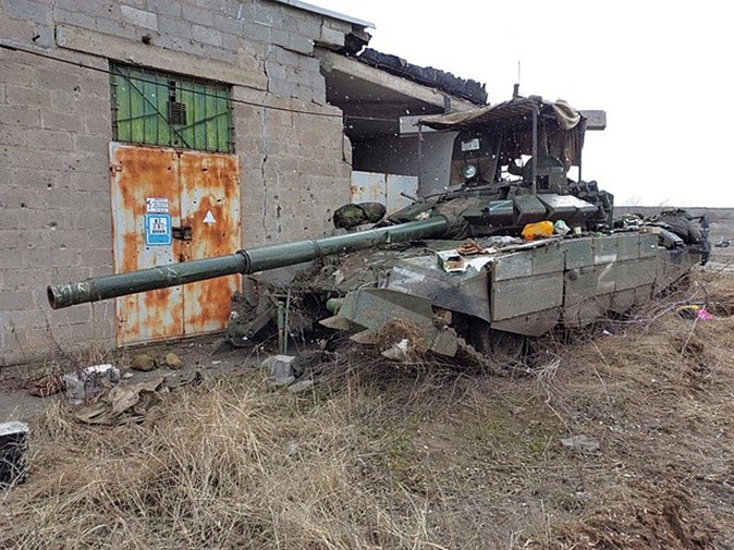 Destruction of Russian tanks by Ukrainian troops in Mariupol